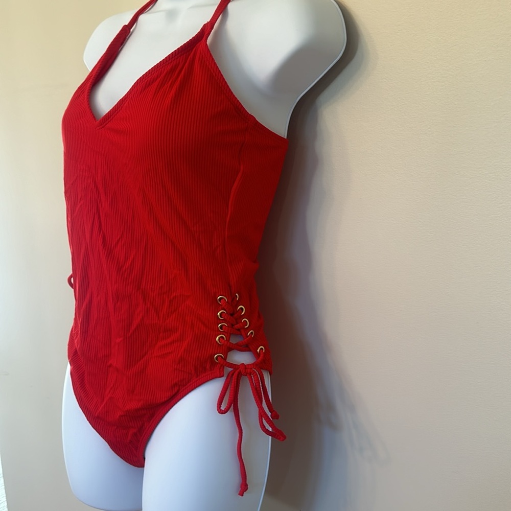 Red one piece - Picture 3 of 4